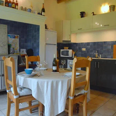 Ferienhaus Cottage In Wierre-Effroy Near Forest