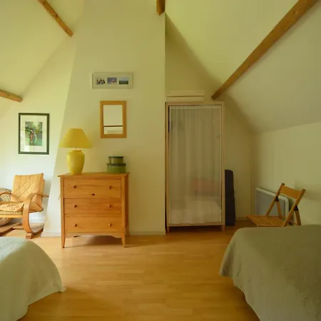 Cottage In Wierre-Effroy Near Forest Ferienhaus *