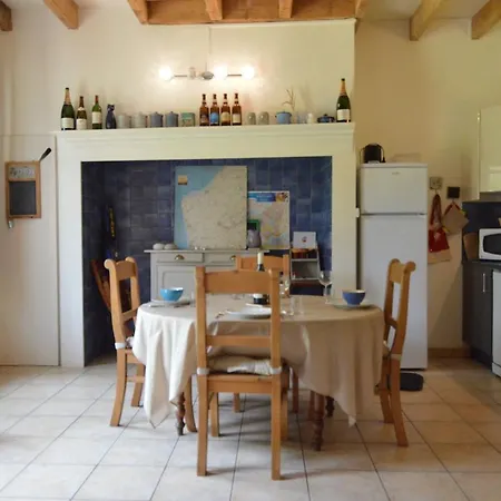 Holiday home Rural G Te Surrounded By Fruit Trees *
